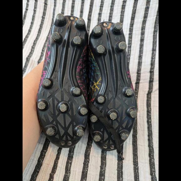 Vizari soccer cleats. Size 9 toddler/kids - Picture 2 of 2